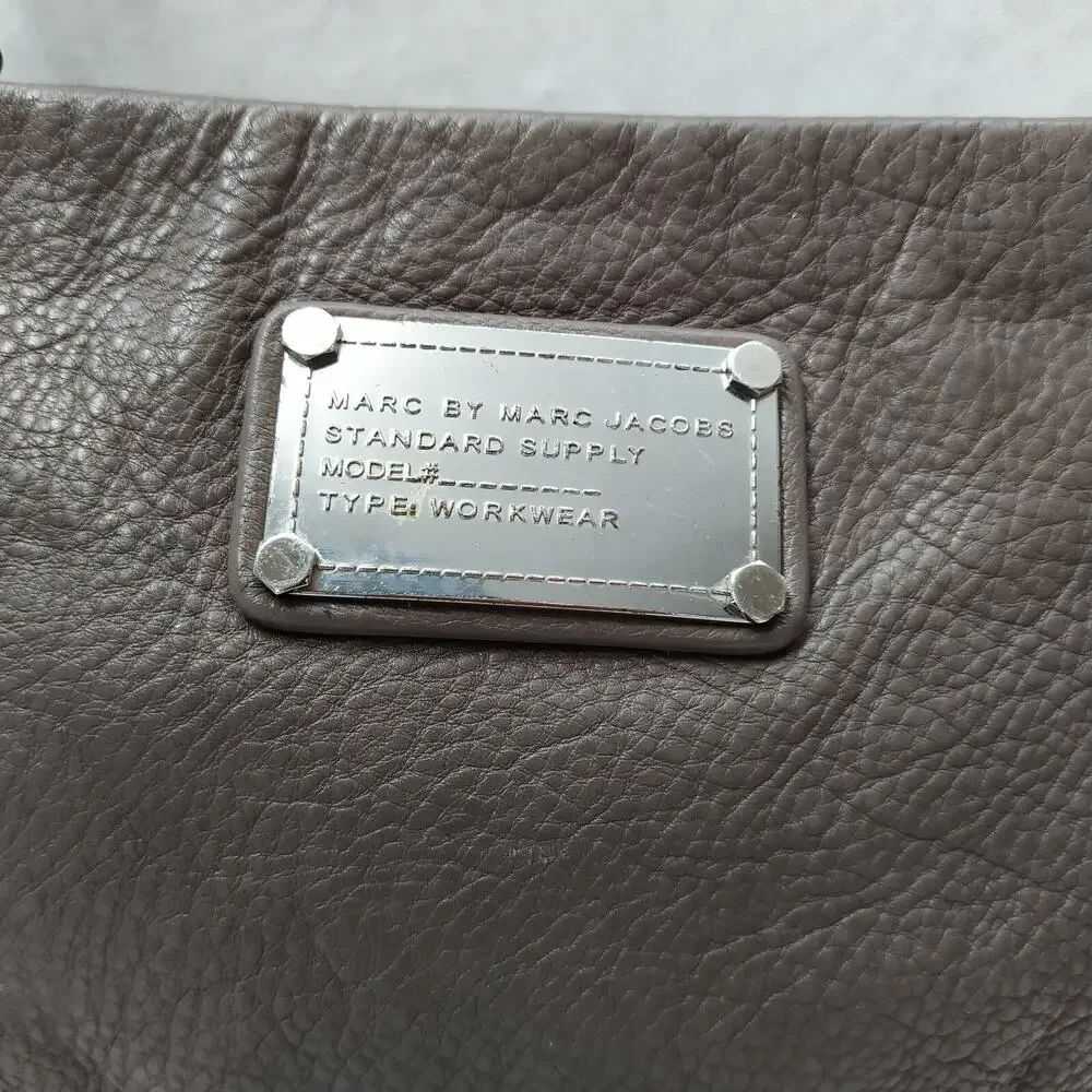 Marc by Marc Jacobs Gray Pebbled Leather Zipper Closure Crossbody Bag